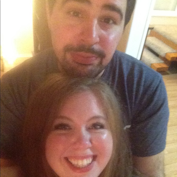 Meet your Posher, Casandra - Picture 2 of 2